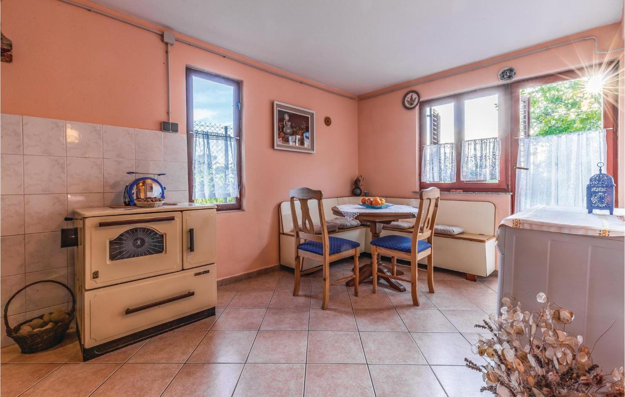 1 Bedroom Pet Friendly Home In Sisan Exterior photo